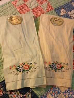 Vintage SHAMBRO Pure Linen HandTowels Hand Embroidered (set of 2)